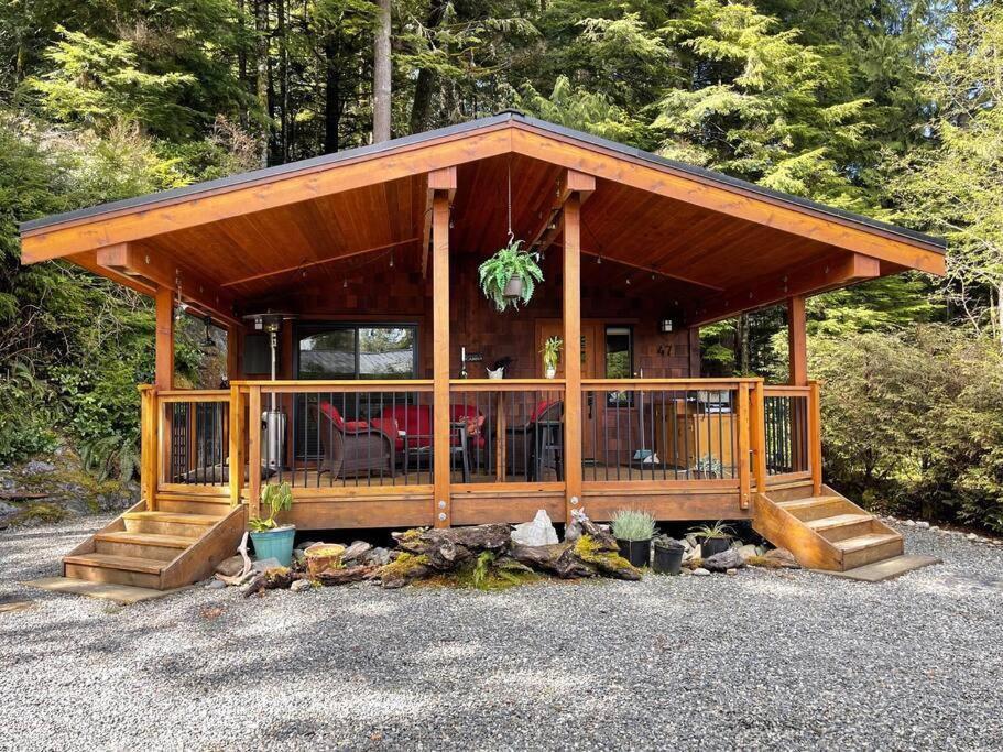 Cozy Corner Cottage Port Renfrew Eksteriør billede