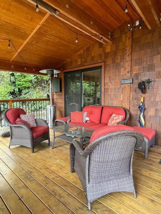 Cozy Corner Cottage Port Renfrew Eksteriør billede